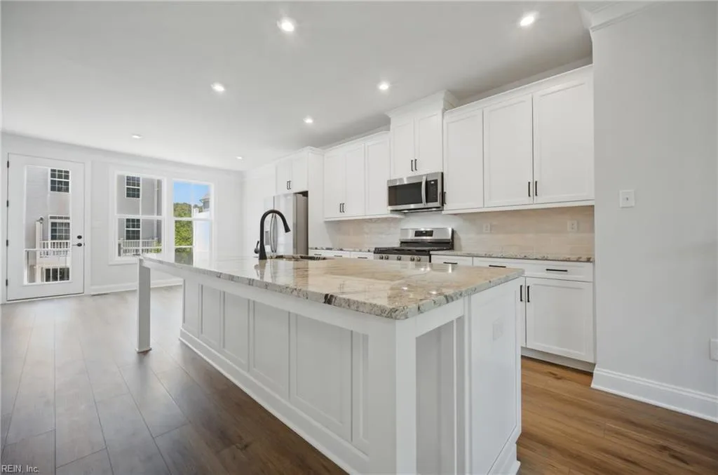 113 Bracewell LN, YORKTOWN VA 23692 thumb 10