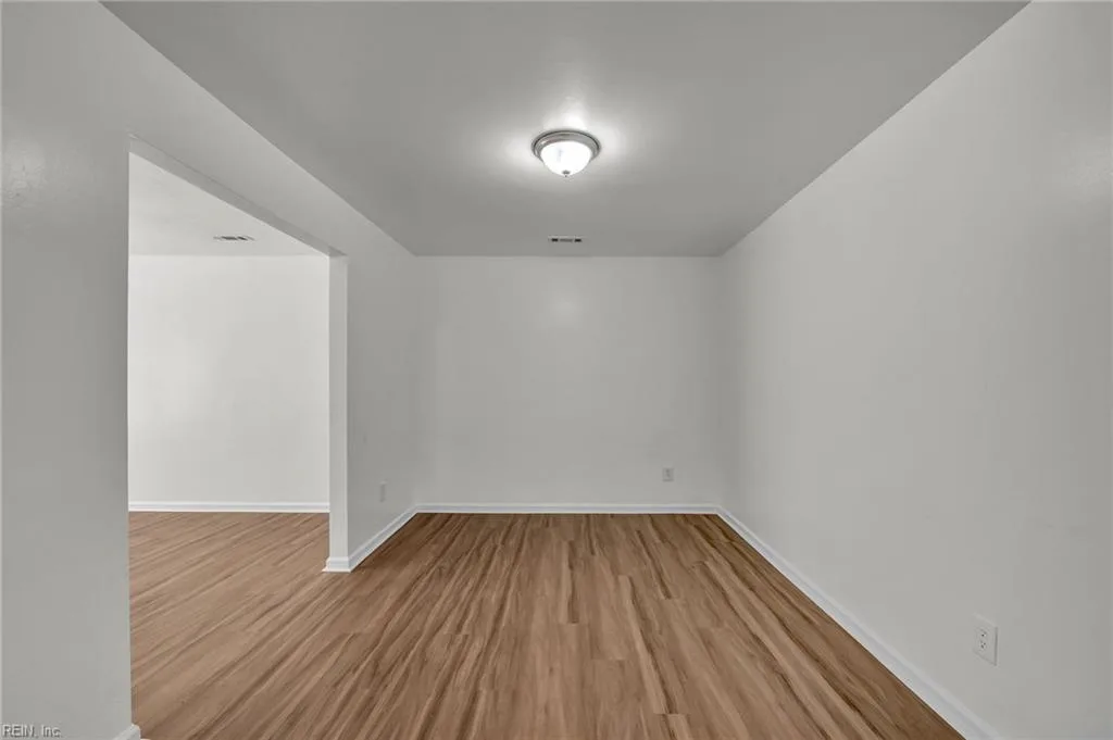 370 Pear Ridge CIR, NEWPORTNEWS VA 23602 thumb 8