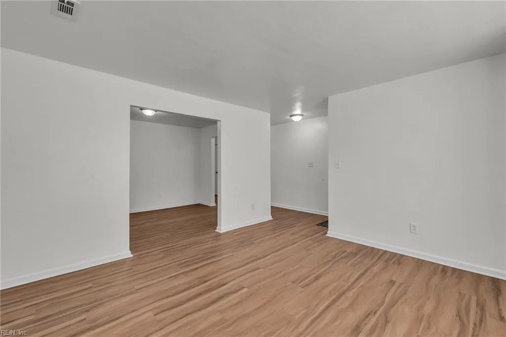 370 Pear Ridge CIR, NEWPORTNEWS VA 23602 thumb 10