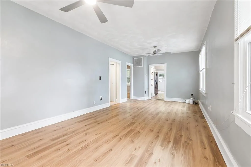 131 South AVE, NEWPORTNEWS VA 23601 thumb 7