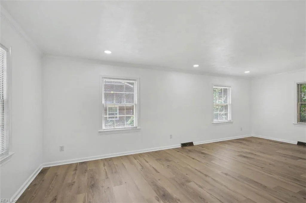 212 Watkins DR, HAMPTON VA 23669 thumb 7