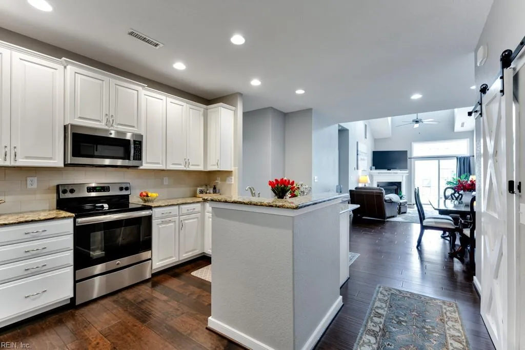 1525 Scoonie Pointe DR, CHESAPEAKE VA 23322 thumb 6