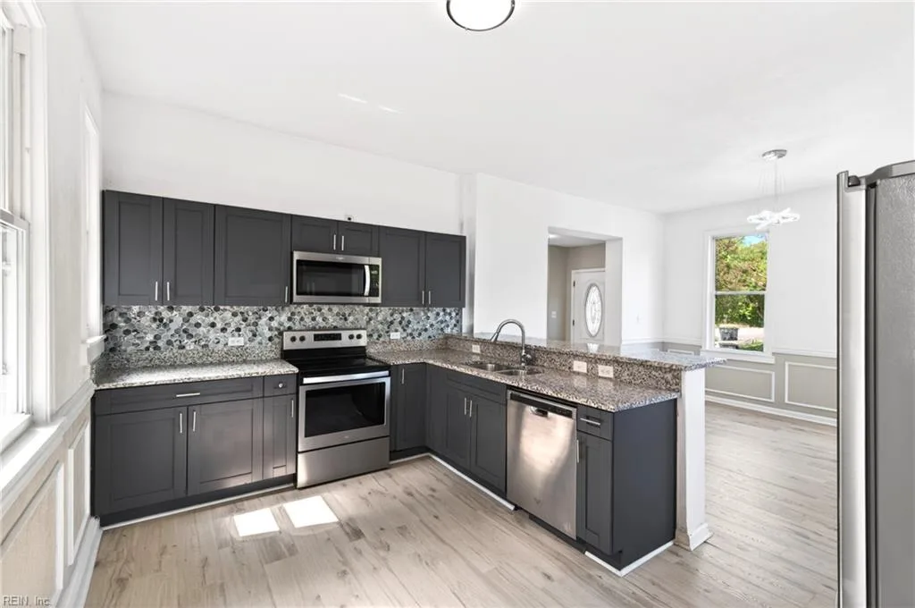 2595 Ruffin WAY, NORFOLK VA 23504 thumb 9