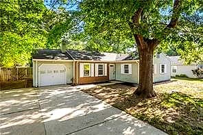 11 Newgate Village RD, HAMPTON VA 23666 - Main photo