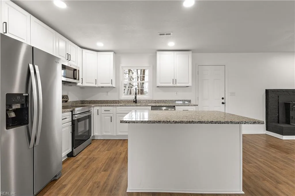 3025 Woodlawn DR, SUFFOLK VA 23434 thumb 11