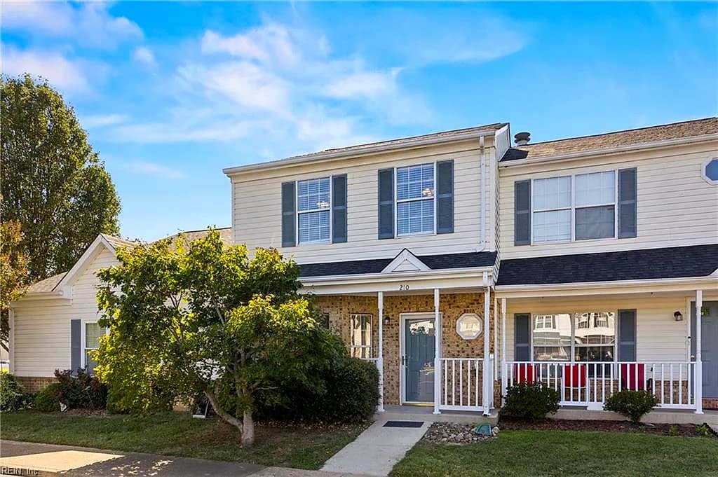 210 Durham CT, YORKTOWN VA 23693 - Photo 2