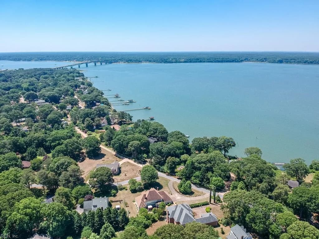 1711 Tyndall Point RD, GLOUCESTERPOINT VA 23062 thumb 6