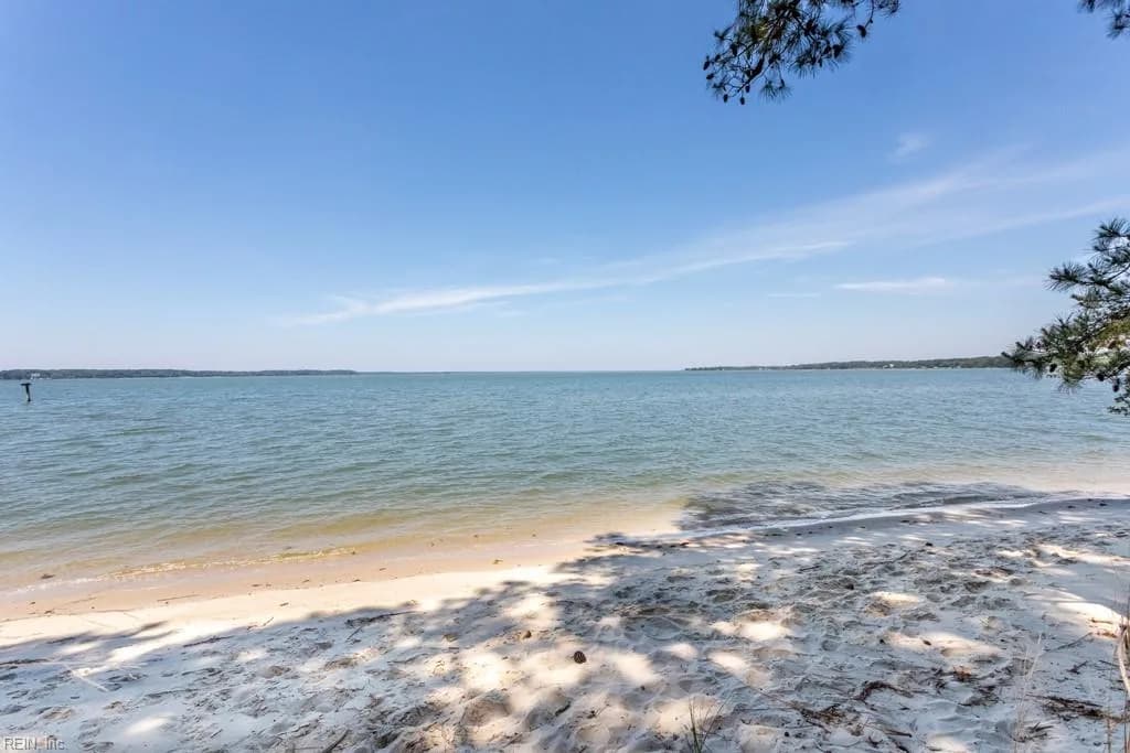 1711 Tyndall Point RD, GLOUCESTERPOINT VA 23062 thumb 9