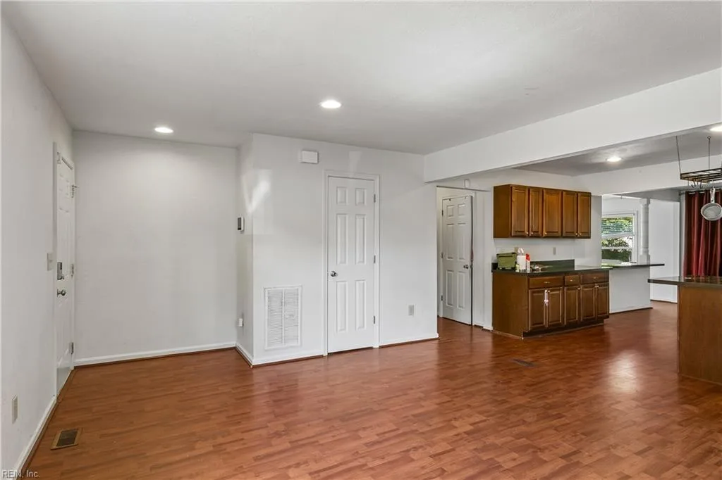 428 Shenandoah RD, HAMPTON VA 23661 thumb 6