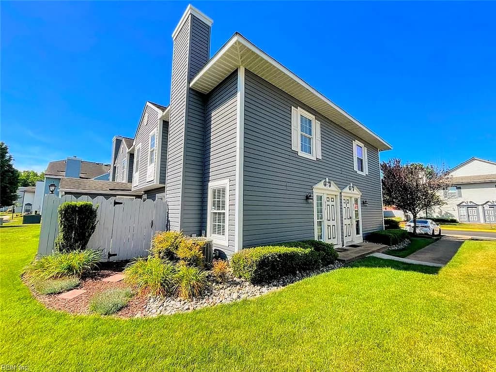 651 Ridge CIR, CHESAPEAKE VA 23320 - Main photo