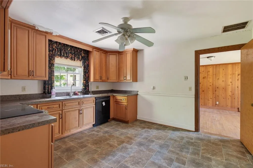 1875 Ames CIR W, CHESAPEAKE VA 23321 thumb 11