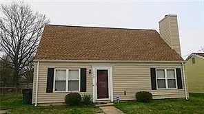 702 Rutherford ST, HAMPTON VA 23661 - Photo 2