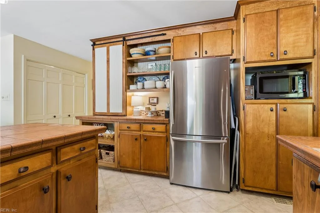2812 Linden LN, WILLIAMSBURG VA 23185 thumb 6