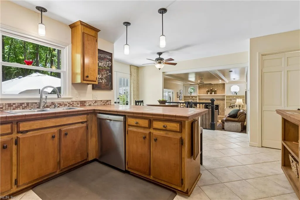 2812 Linden LN, WILLIAMSBURG VA 23185 thumb 7