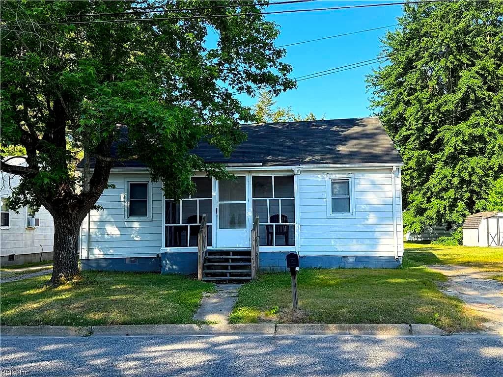 310 S College DR, FRANKLIN VA 23851 - Main photo
