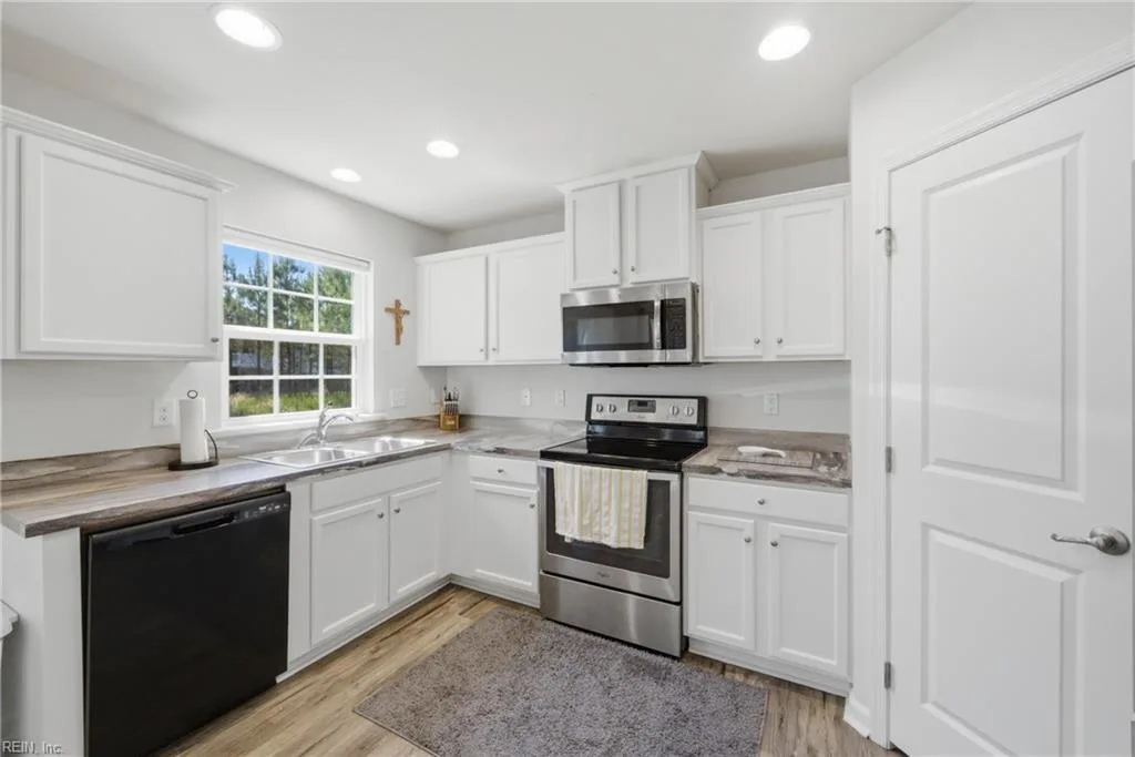 5893 Pilmour DR, PROVIDENCEFORGE VA 23140 thumb 8