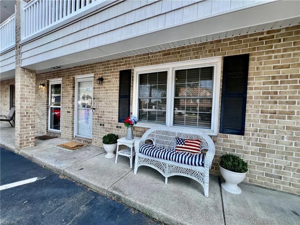 598 Pinewood DR #105, VIRGINIA BEACH VA 23451 - Main photo