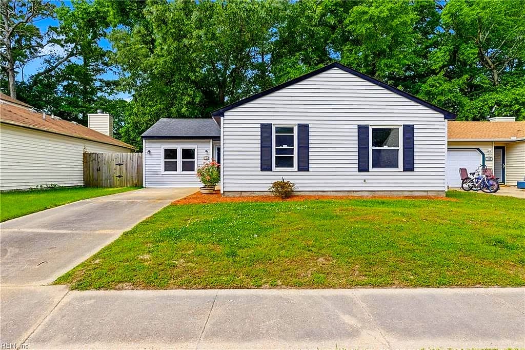 1566 Hummingbird LN, VIRGINIA BEACH VA 23454 - Main photo