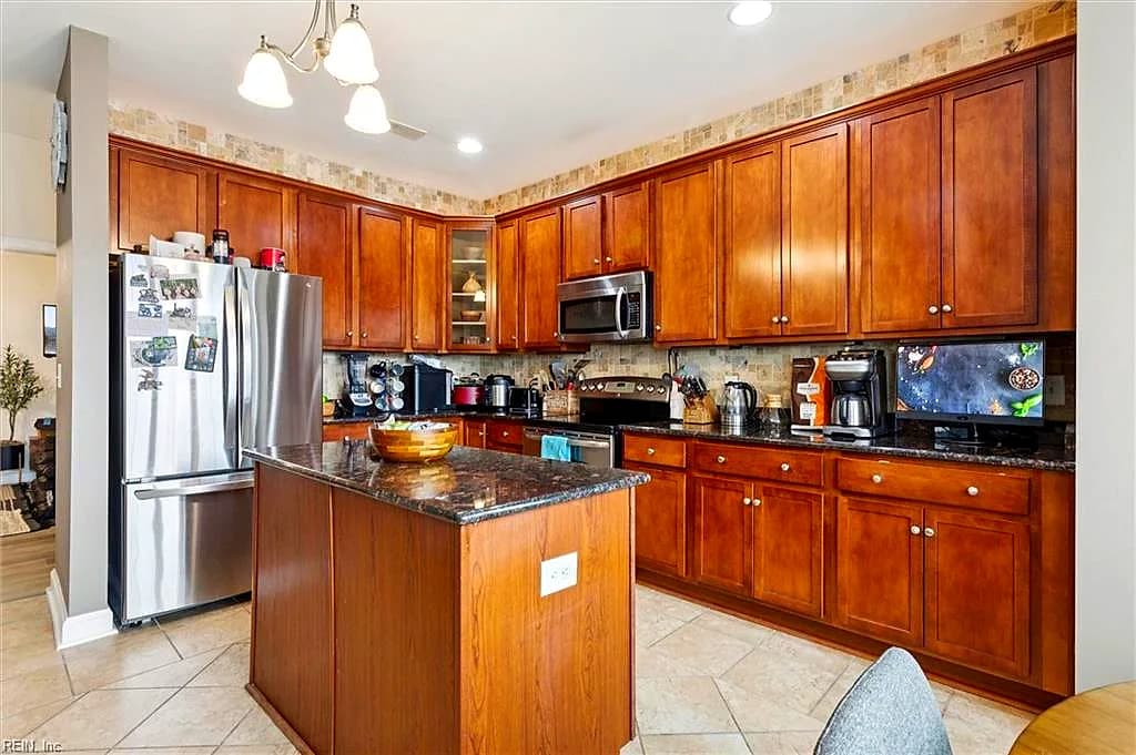 670 Town Center DR #207, NEWPORT NEWS VA 23606 - Main photo