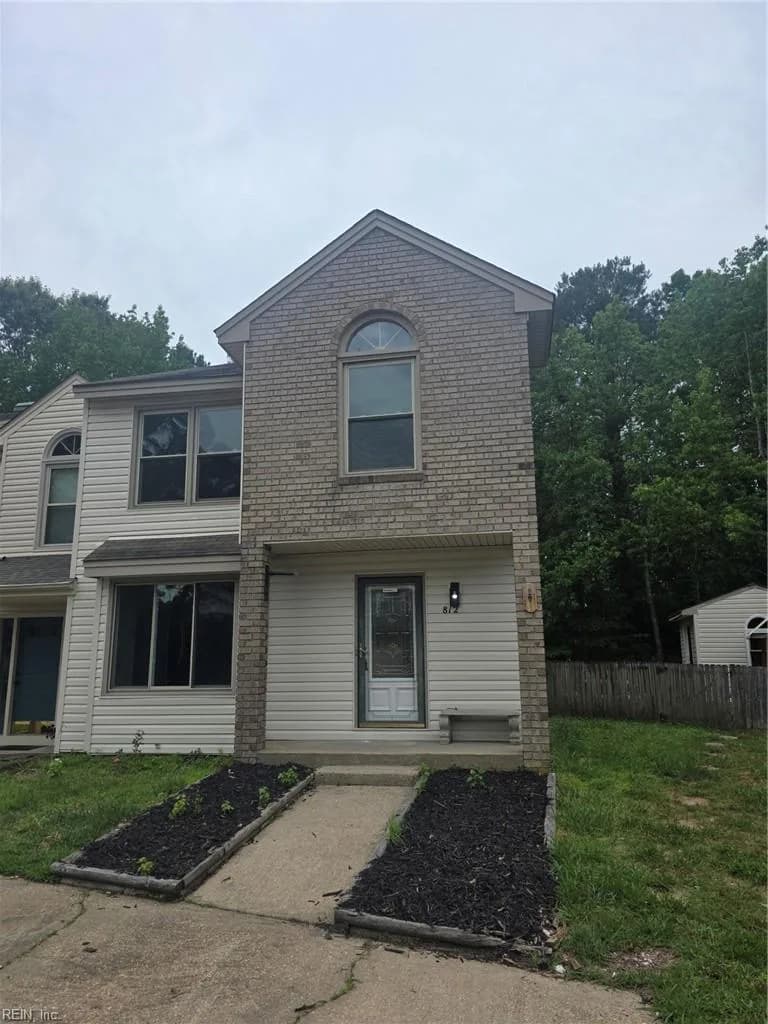 812 S Lake CIR, CHESAPEAKE VA 23322 - Main photo