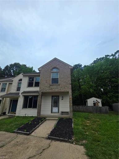 812 S Lake CIR, CHESAPEAKE VA 23322 thumb 3