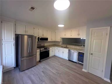 812 S Lake CIR, CHESAPEAKE VA 23322 thumb 5