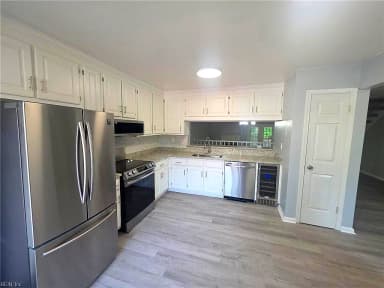 812 S Lake CIR, CHESAPEAKE VA 23322 thumb 6
