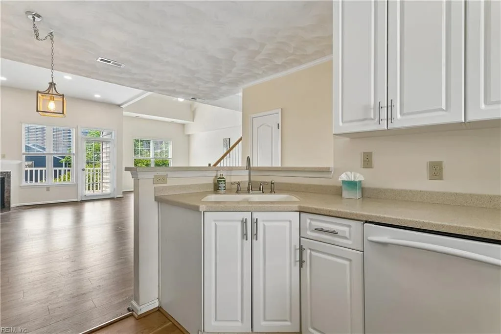 2992 Shore DR #304, VIRGINIABEACH VA 23451 thumb 12
