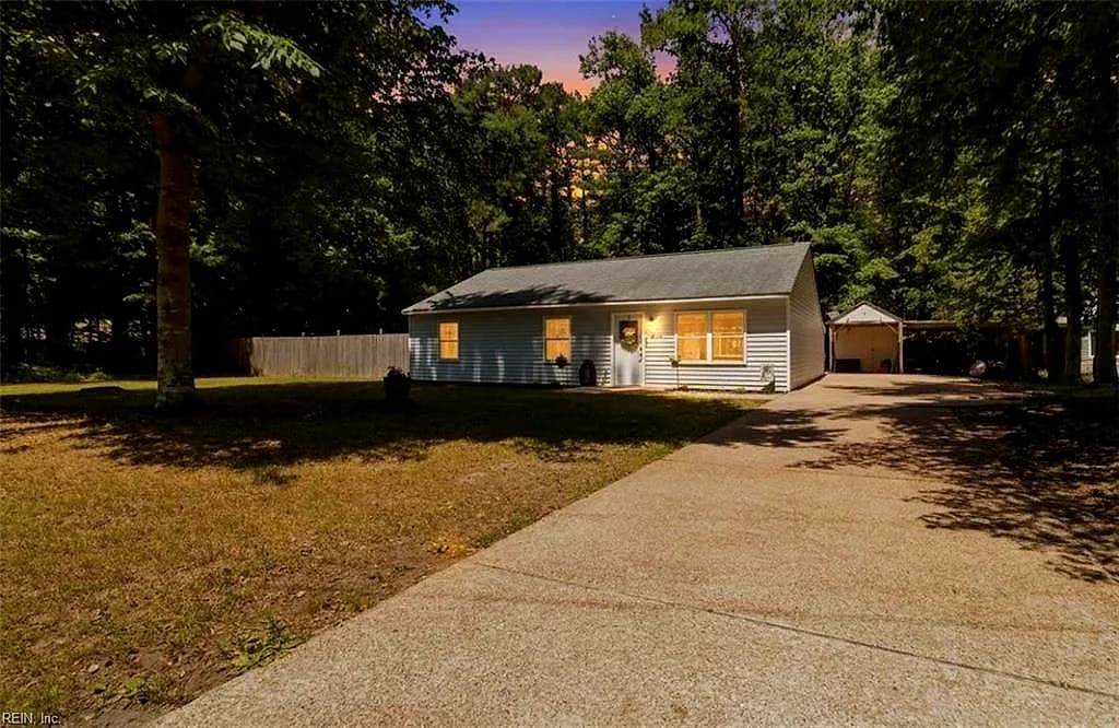 6581 Pine Haven CIR, GLOUCESTER VA 23061 - Main photo