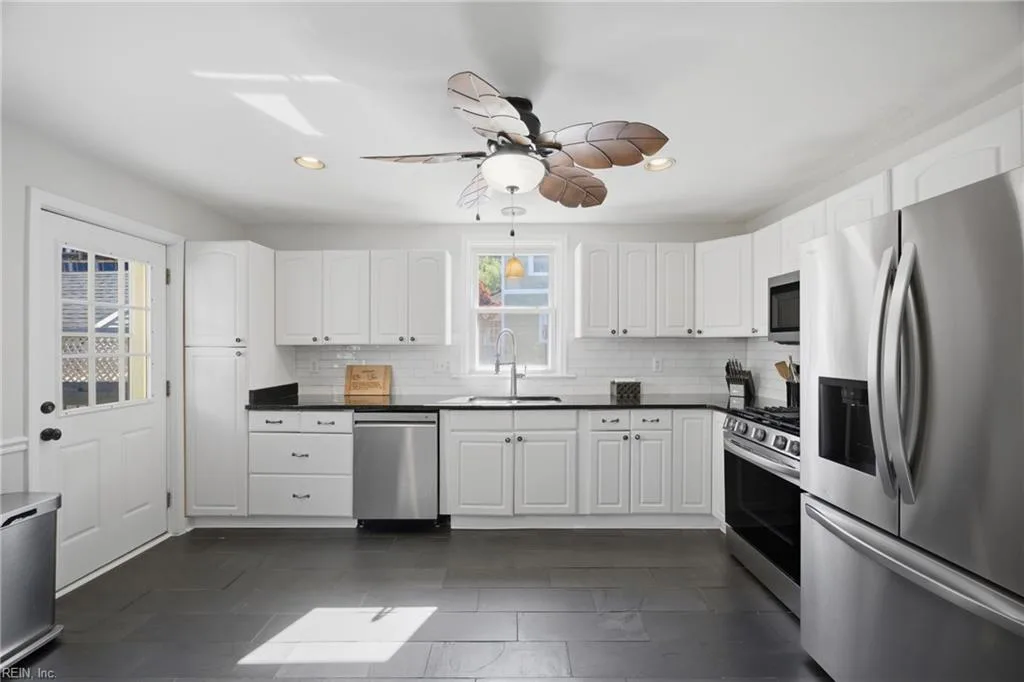 1464 Ashland CIR, NORFOLK VA 23509 thumb 11