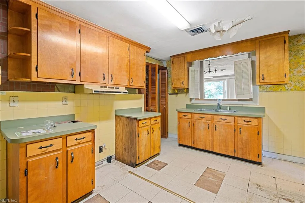 1233 Transylvania AVE, CHESAPEAKE VA 23324 thumb 10