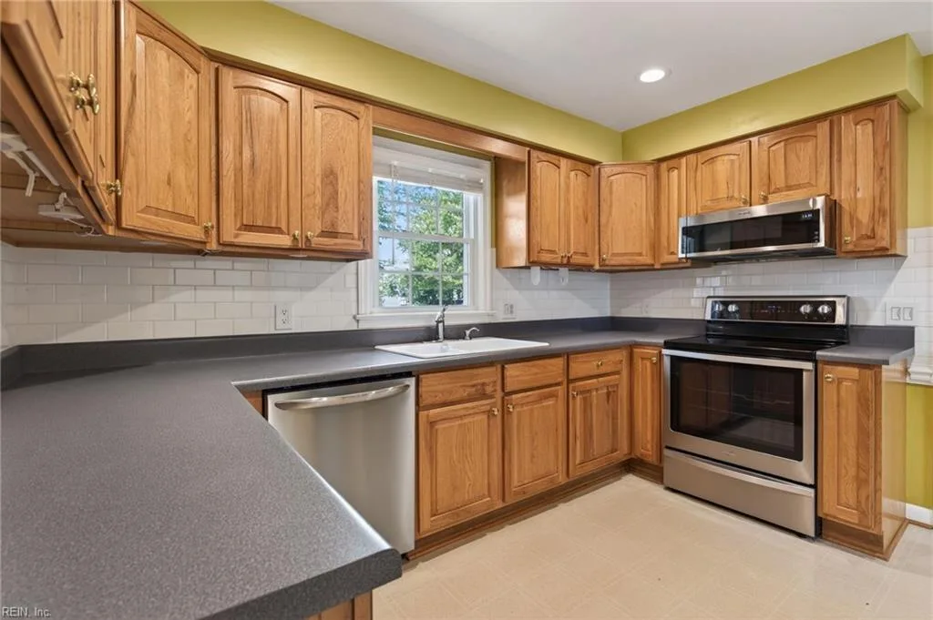 436 Fairfield DR, CHESAPEAKE VA 23322 thumb 9