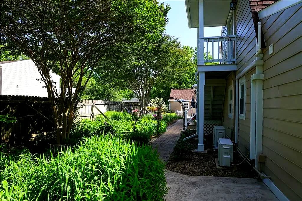 220 Church ST, YORKTOWN VA 23690 thumb 9