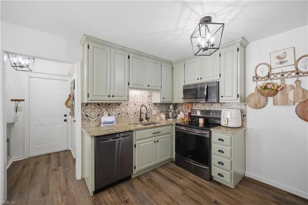 2744 Horseshoe DR, CHESAPEAKE VA 23322 thumb 9