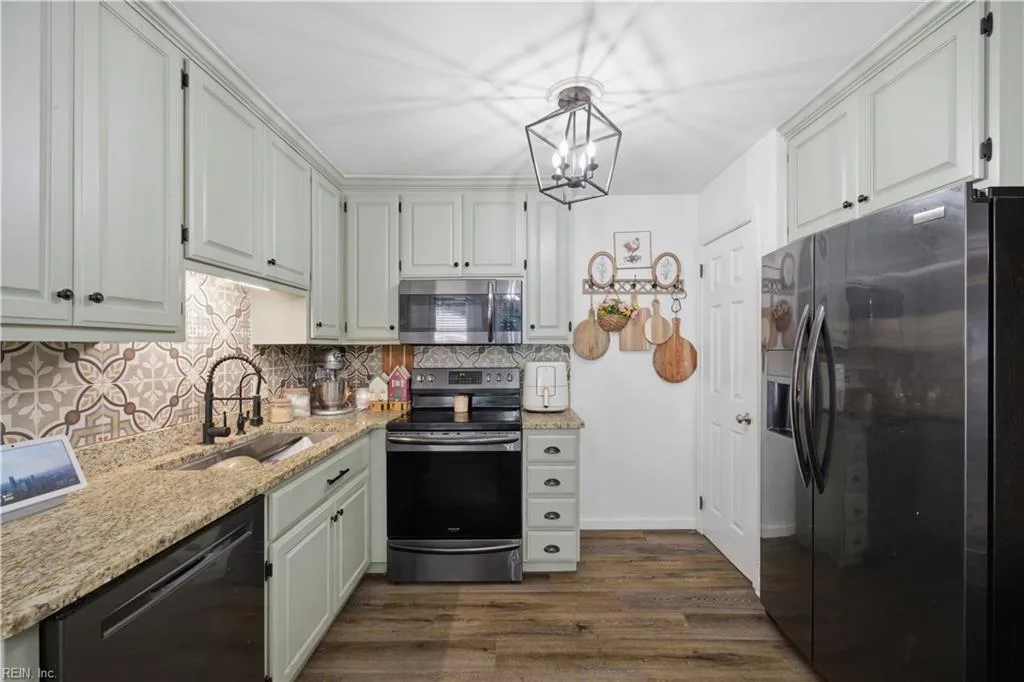 2744 Horseshoe DR, CHESAPEAKE VA 23322 thumb 10