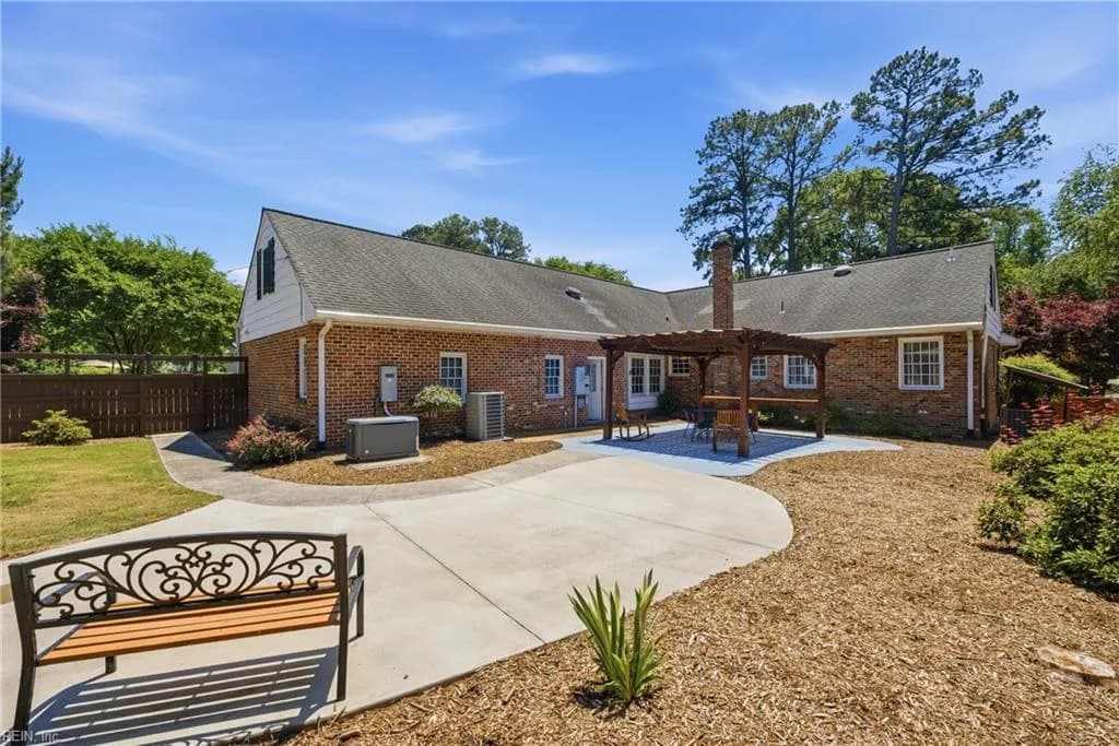 700 Riverside DR, NEWPORTNEWS VA 23606 - Photo 3