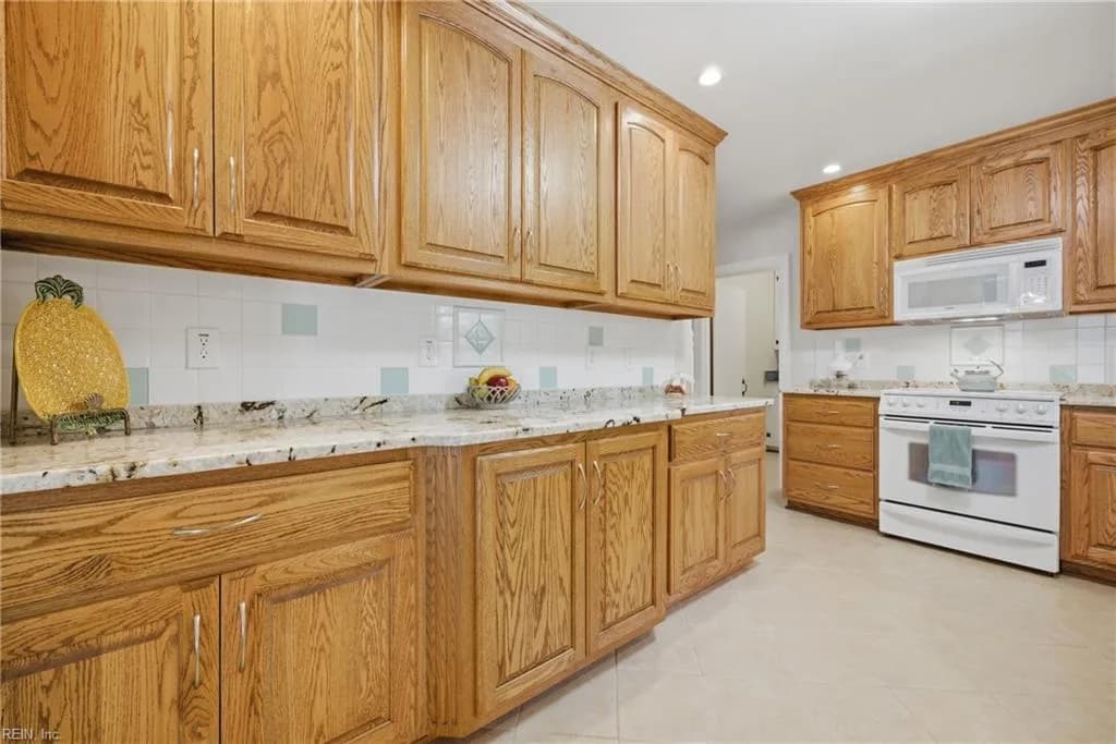 700 Riverside DR, NEWPORTNEWS VA 23606 thumb 10