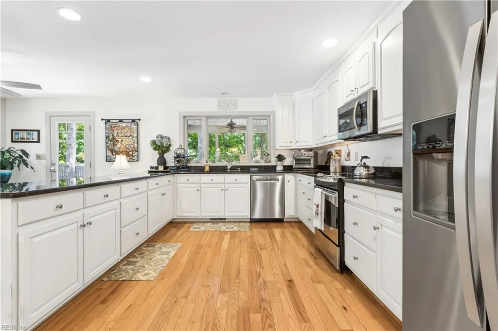8 Bradford CIR, NEWPORTNEWS VA 23602 thumb 8