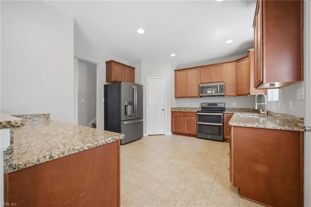 3320 Nansemond PW, SUFFOLK VA 23434 thumb 9
