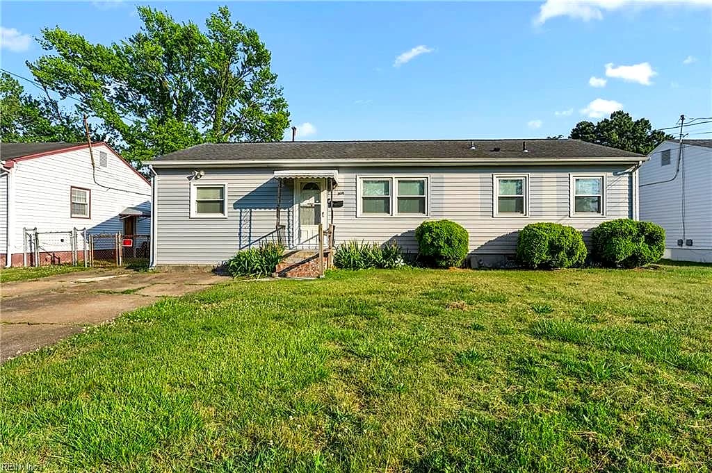 1104 80th ST, NEWPORT NEWS VA 23605 - Main photo