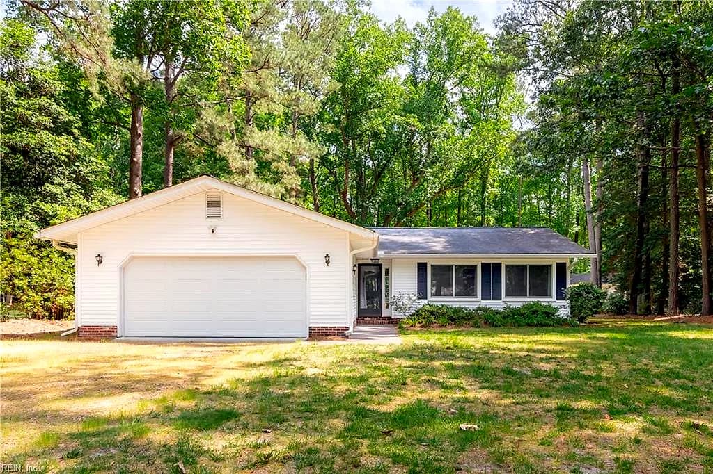 4555 Mallard DR, GLOUCESTER VA 23061 - Main photo