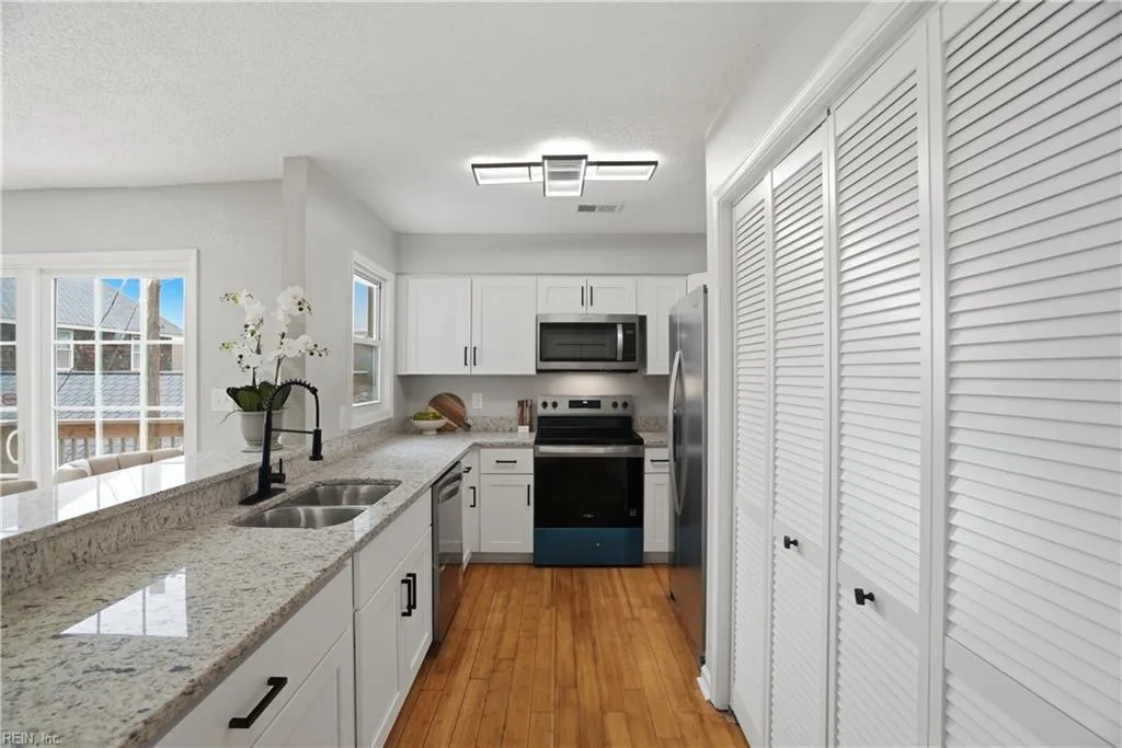 1634 E Ocean View AVE #2E, NORFOLK VA 23503 thumb 11