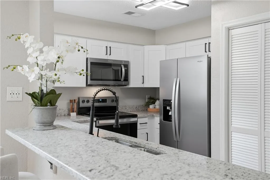 1634 E Ocean View AVE #2E, NORFOLK VA 23503 thumb 7