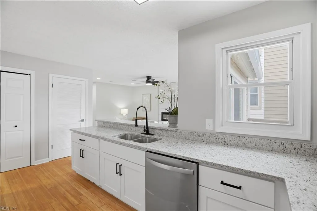 1634 E Ocean View AVE #2E, NORFOLK VA 23503 thumb 8