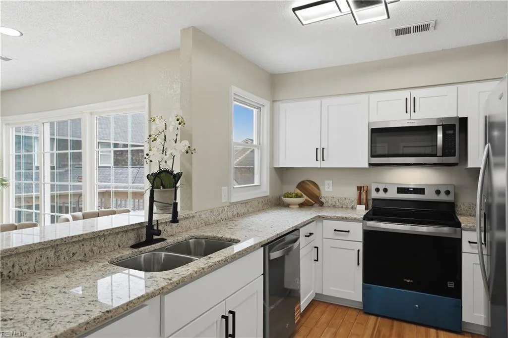 1634 E Ocean View AVE #2E, NORFOLK VA 23503 thumb 10