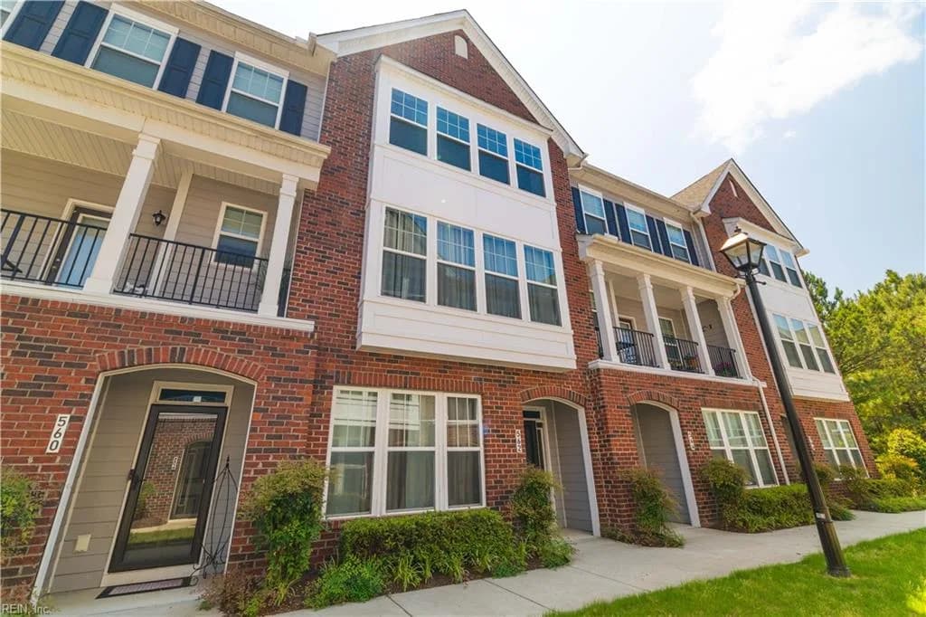 562 Red Hill RD, NEWPORT NEWS VA 23602 - Main photo