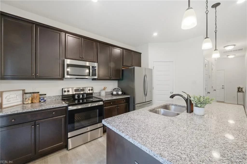 7714 LEEDS CASTLE LN, NEW KENT VA 23124 thumb 12