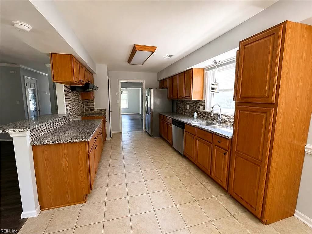 851 Weyanoke LN, NEWPORT NEWS VA 23608 thumb 12