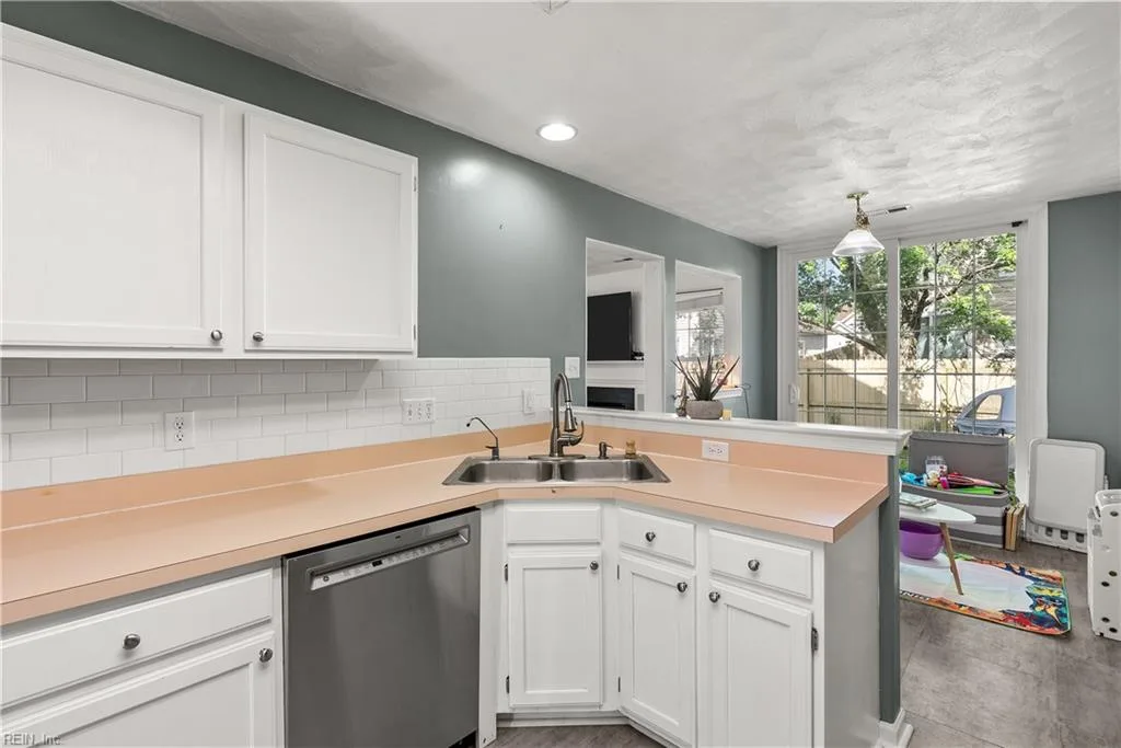 3004 Big Bend DR, CHESAPEAKE VA 23321 thumb 11