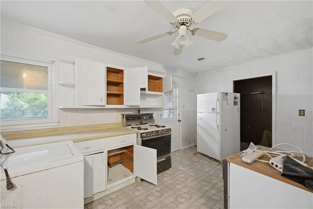 1003 Rollins CIR, HAMPTON VA 23663 thumb 7